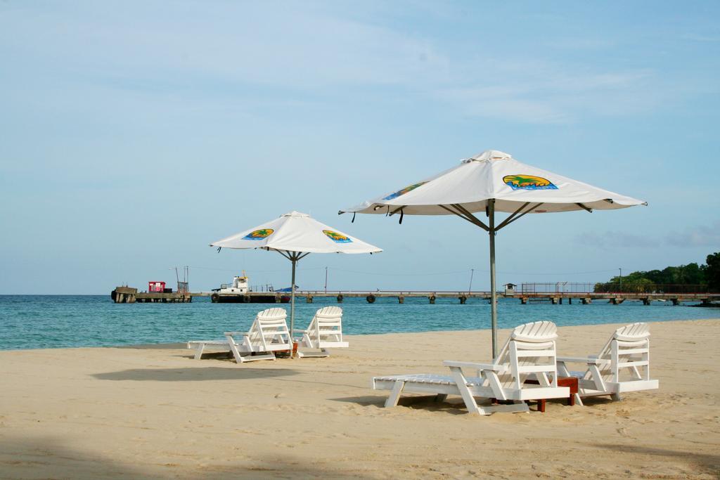 Arenas Beach Hotel 빅 콘 아일랜드 외부 사진