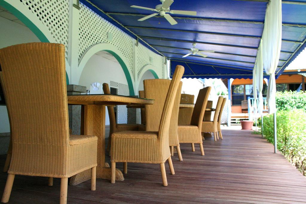 Arenas Beach Hotel 빅 콘 아일랜드 외부 사진