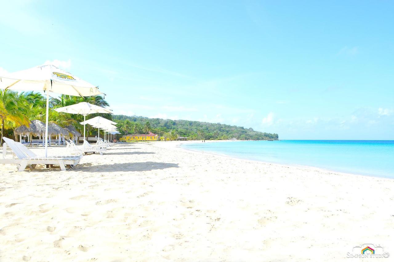 Arenas Beach Hotel 빅 콘 아일랜드 외부 사진